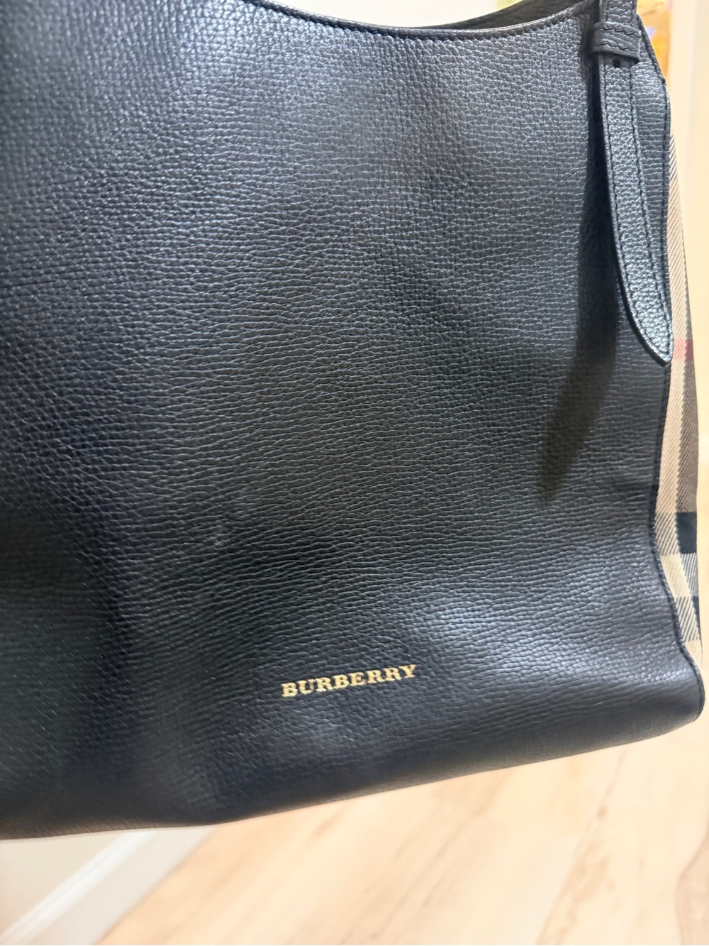 Burberry Black Leather & Vintage Check Shoulder Bag with Gold Hardware - Picture 4 of 9